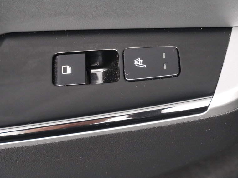 Vehicle Image 34