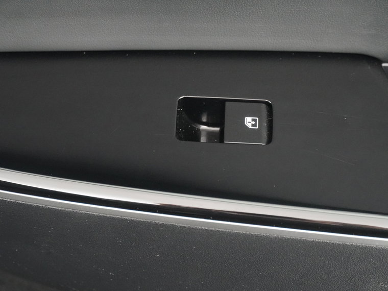 Vehicle Image 42