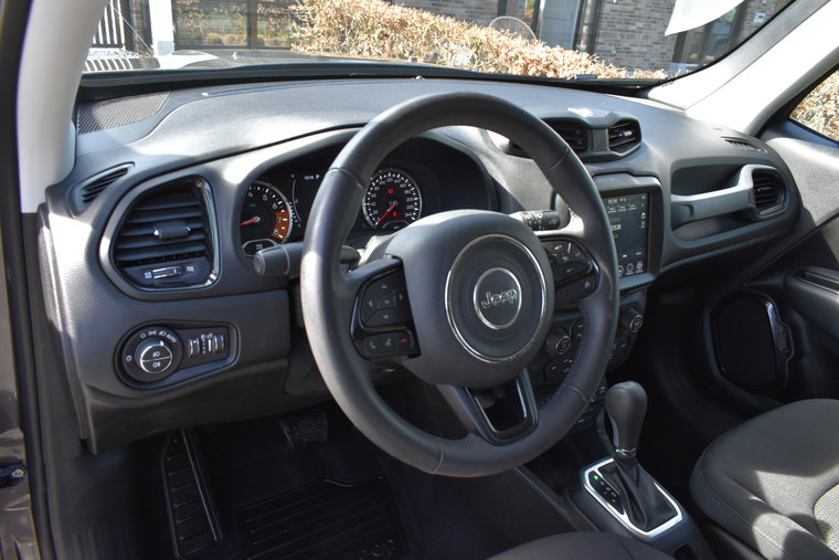 Vehicle Image 14