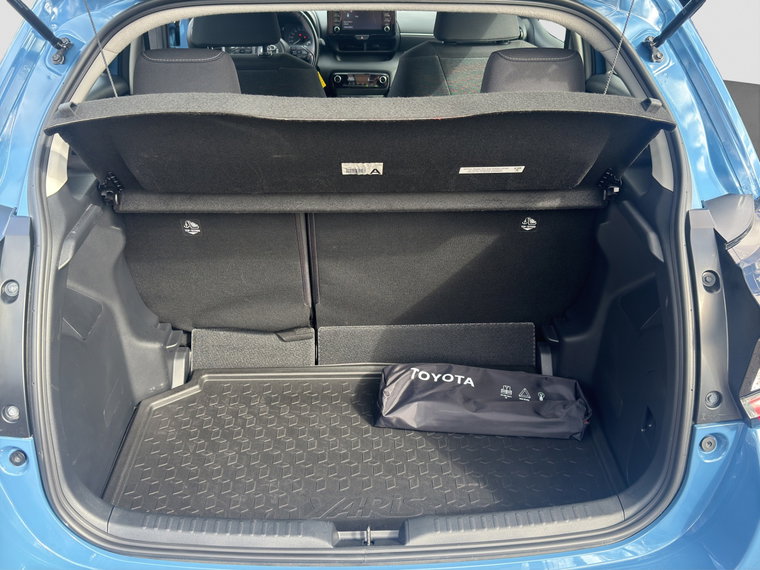 Vehicle Image 16