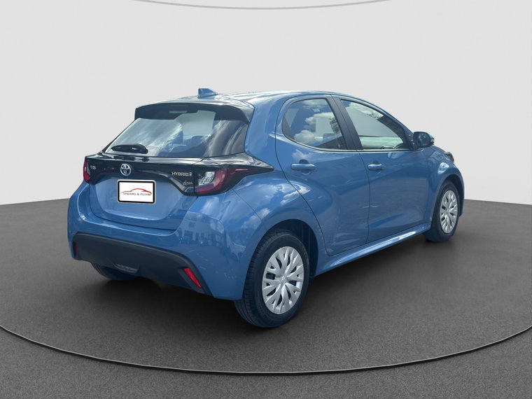 Vehicle Image 6