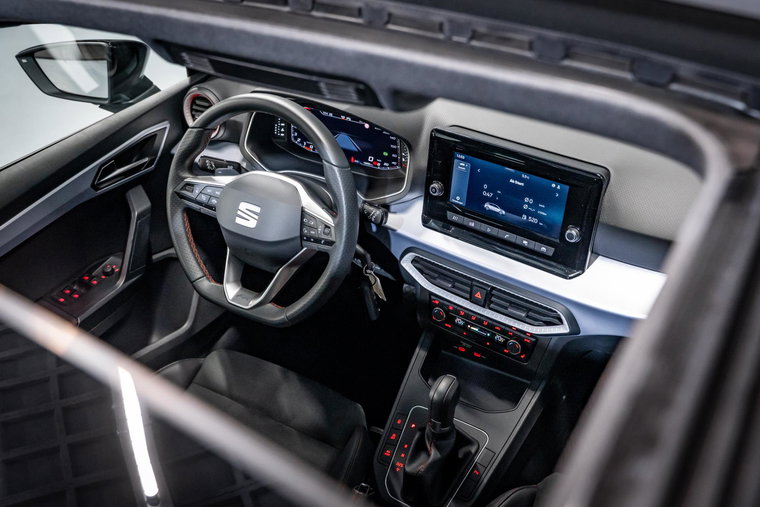 Vehicle Image 12