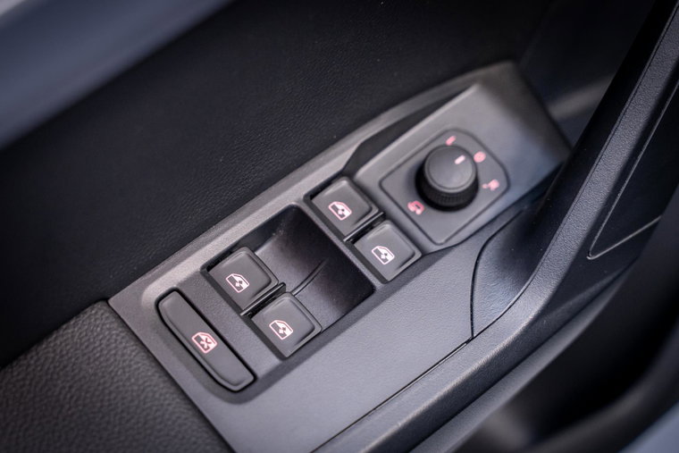 Vehicle Image 23