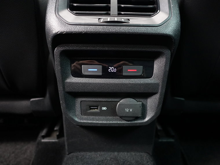 Vehicle Image 29