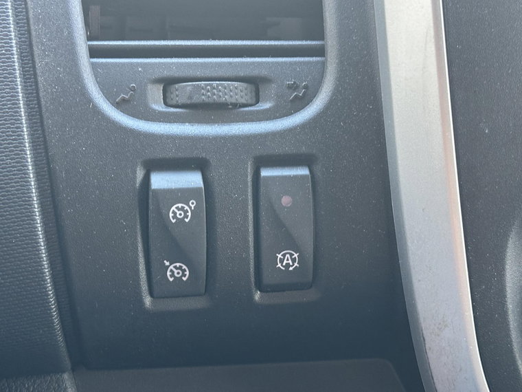 Vehicle Image 32