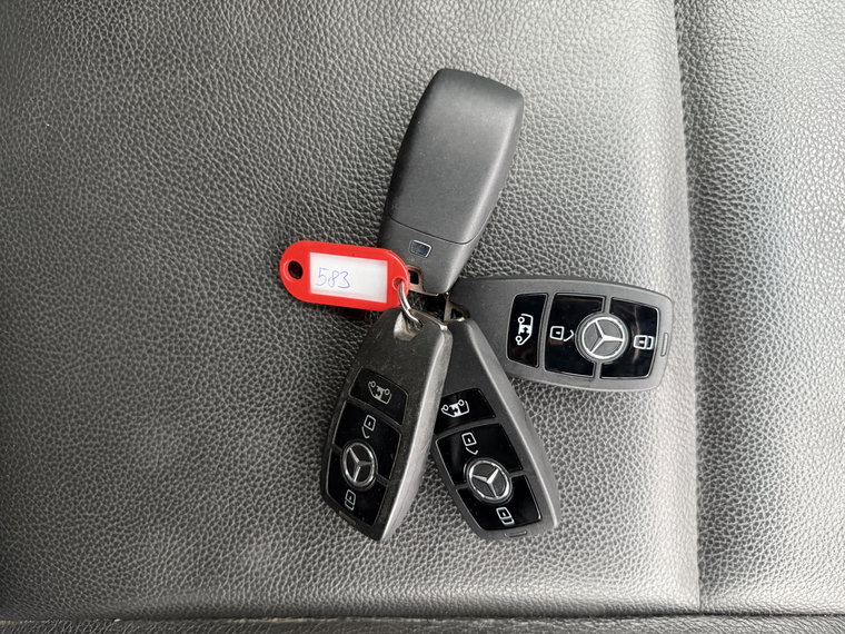 Vehicle Image 38