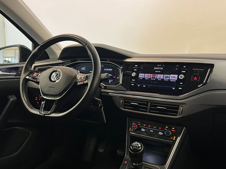 Vehicle Image 8