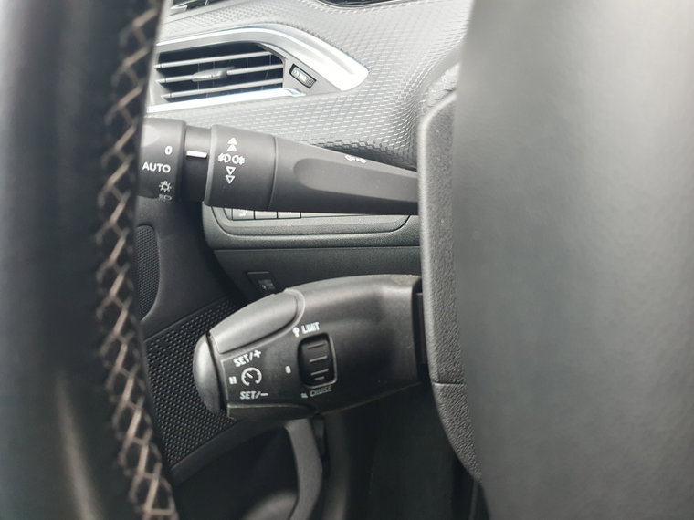 Vehicle Image 38