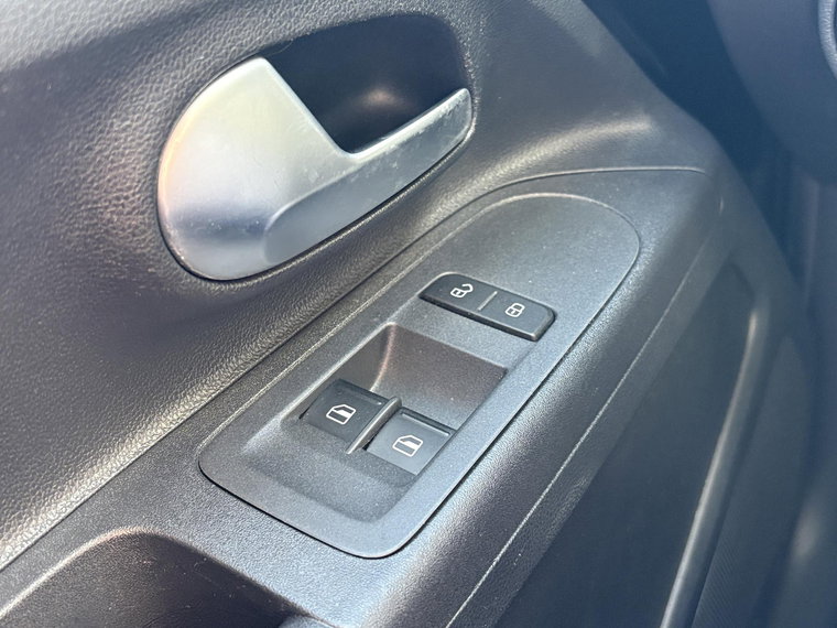 Vehicle Image 24
