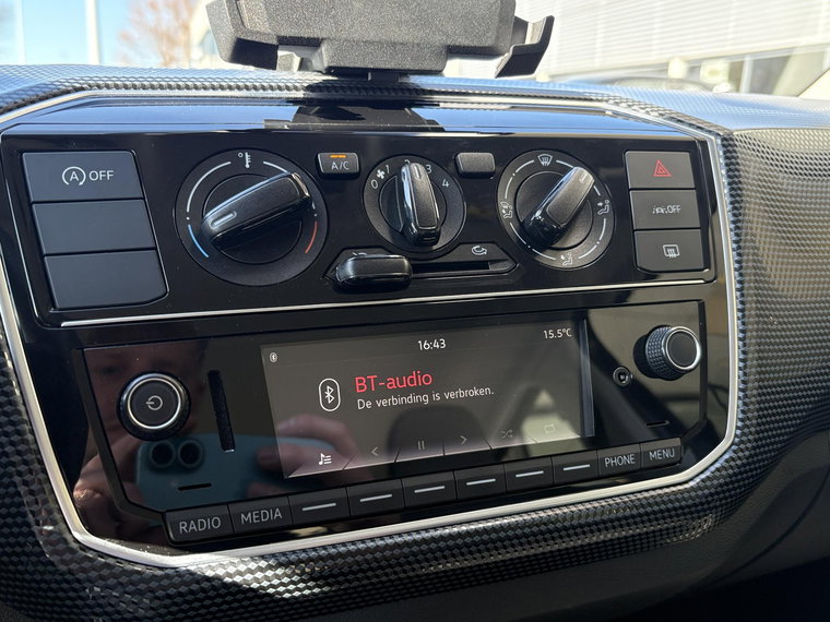 Vehicle Image 26