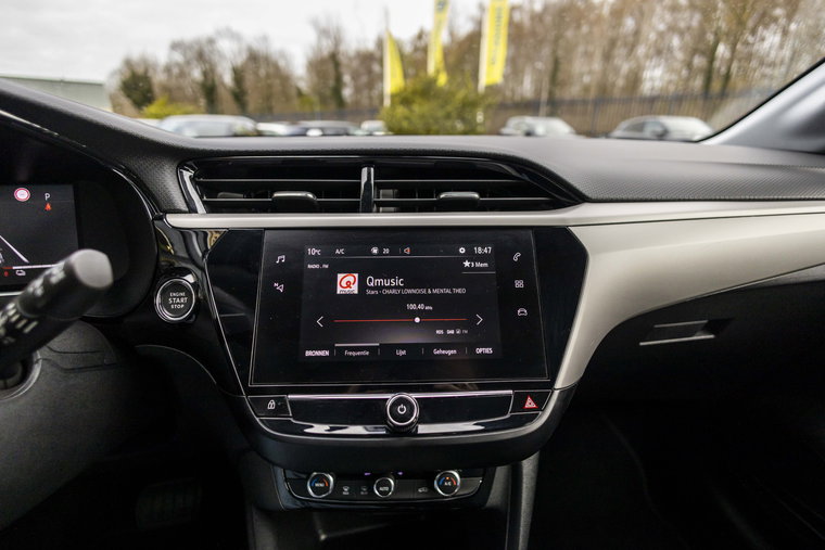 Vehicle Image 30