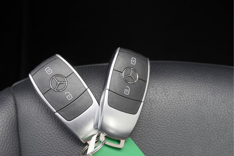 Vehicle Image 32