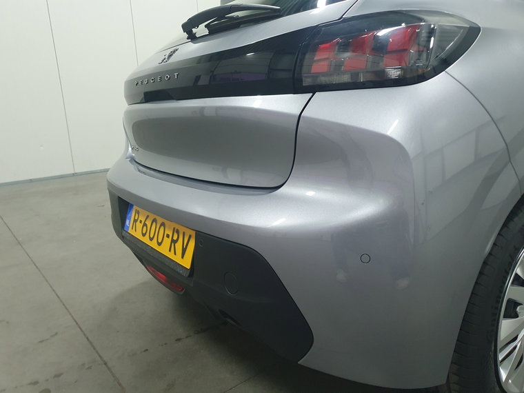 Vehicle Image 22