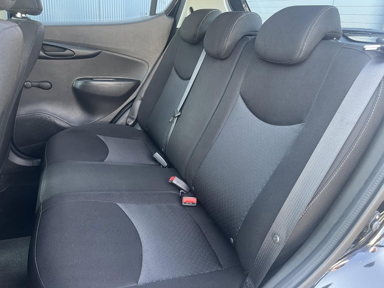 Vehicle Image 16
