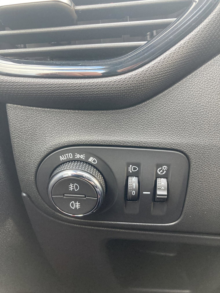 Vehicle Image 29