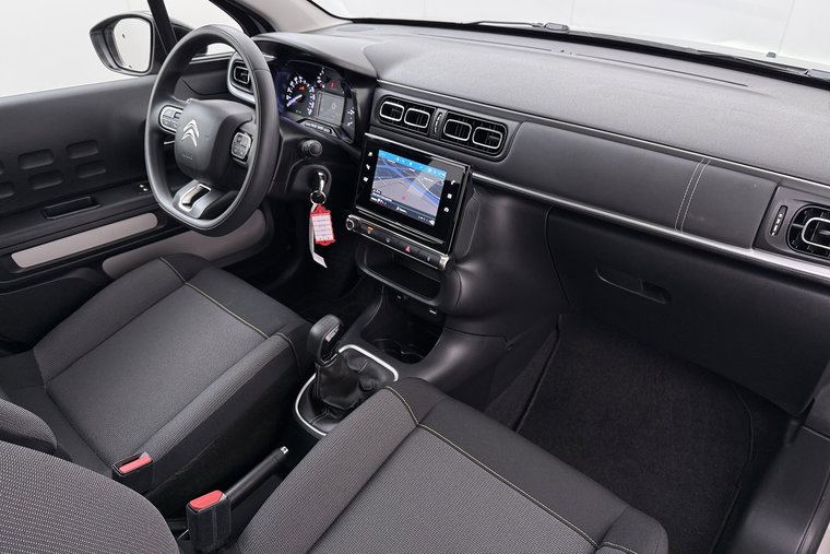 Vehicle Image 16