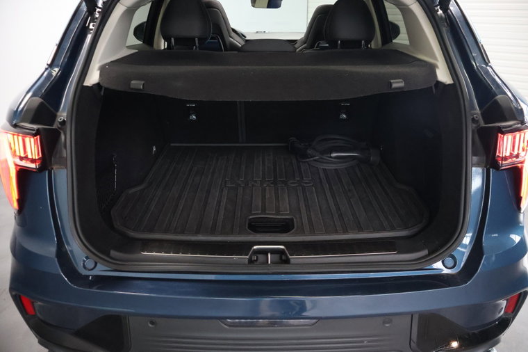 Vehicle Image 12