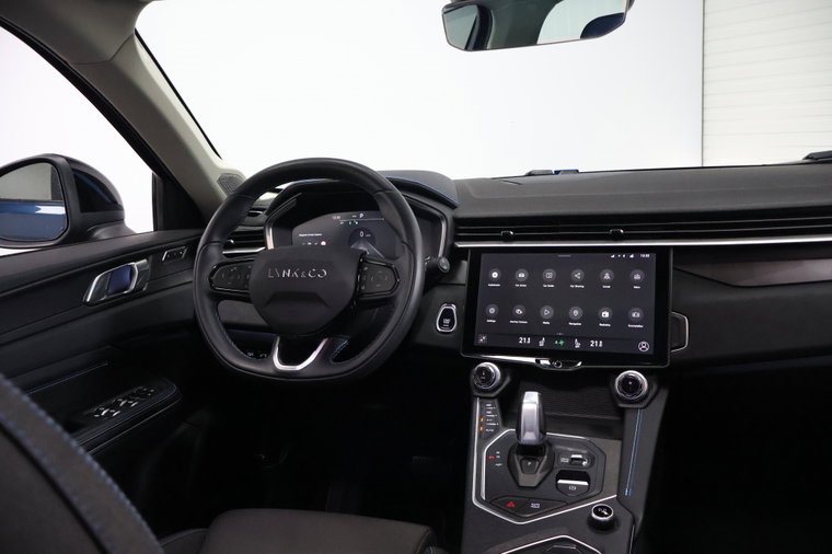 Vehicle Image 32