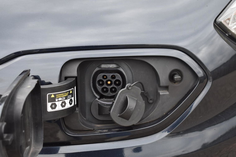 Vehicle Image 25