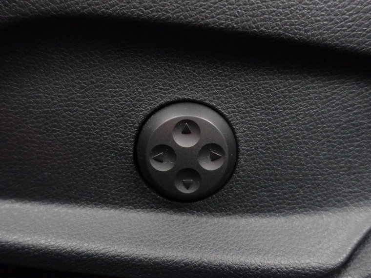 Vehicle Image 24