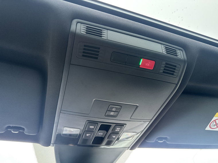 Vehicle Image 32