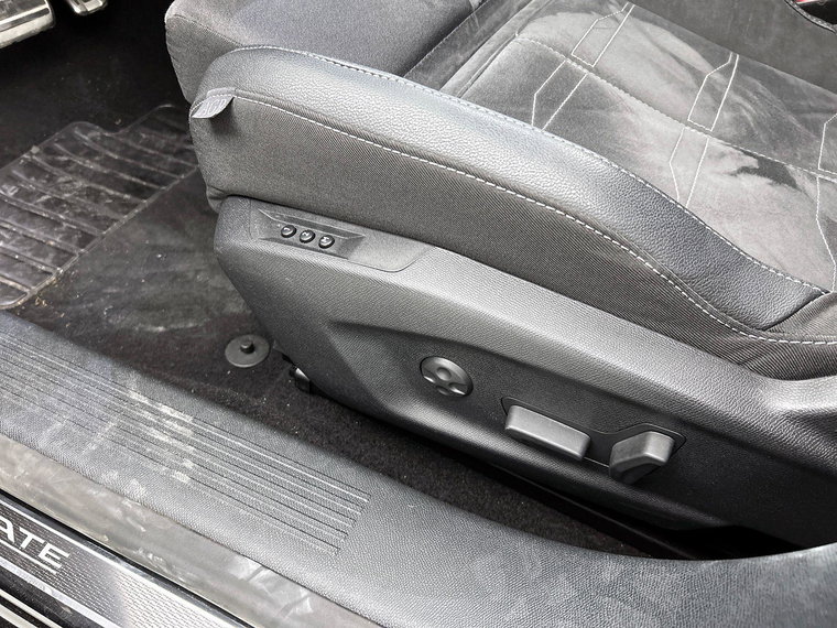 Vehicle Image 23