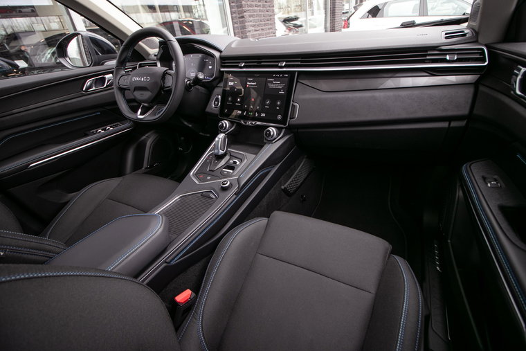 Vehicle Image 4