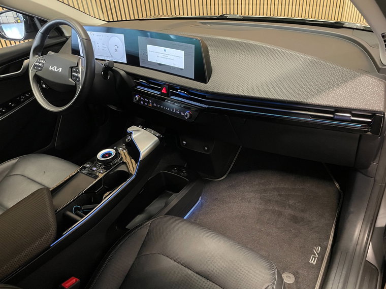 Vehicle Image 33