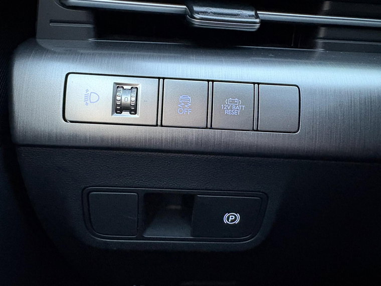Vehicle Image 35