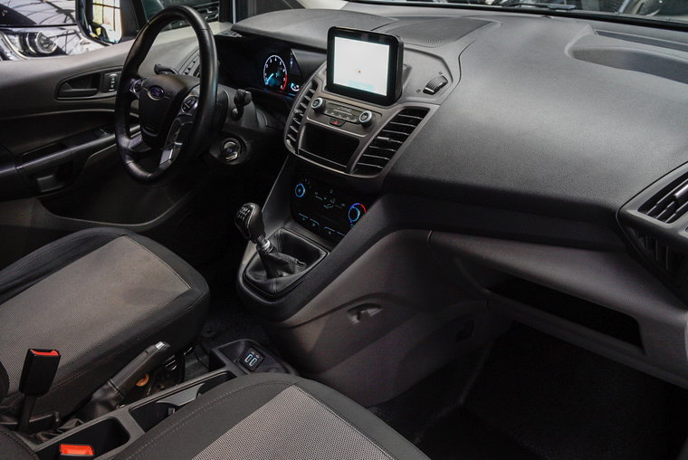Vehicle Image 13