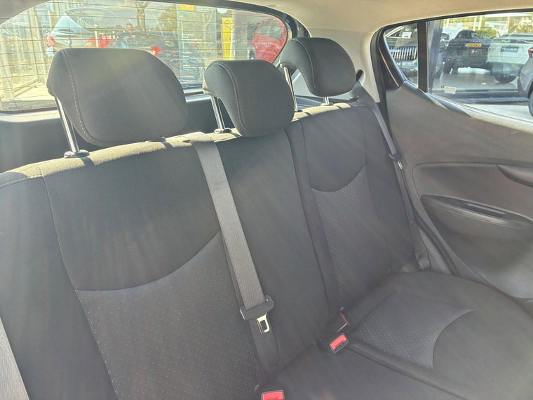Vehicle Image 15
