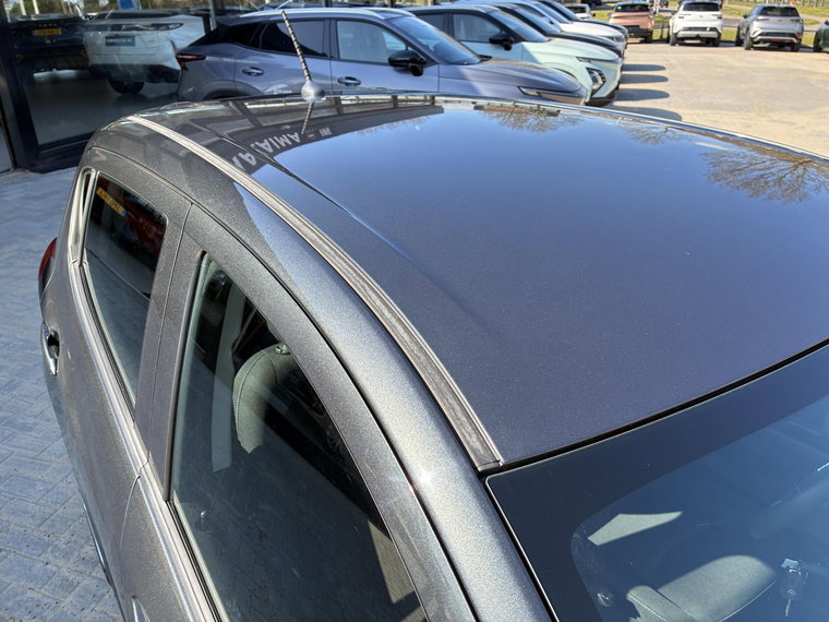 Vehicle Image 19