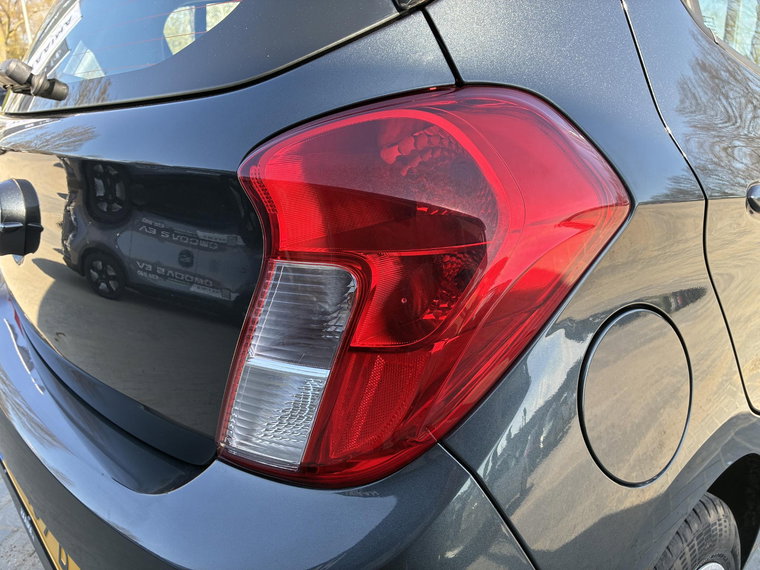 Vehicle Image 21