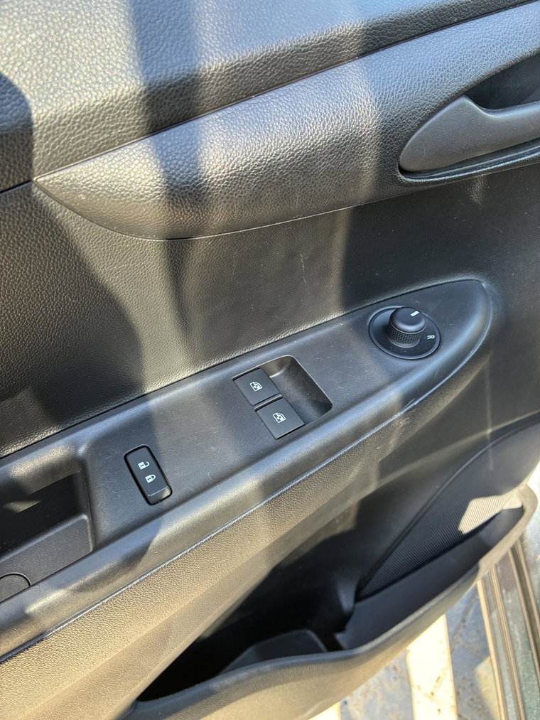 Vehicle Image 24