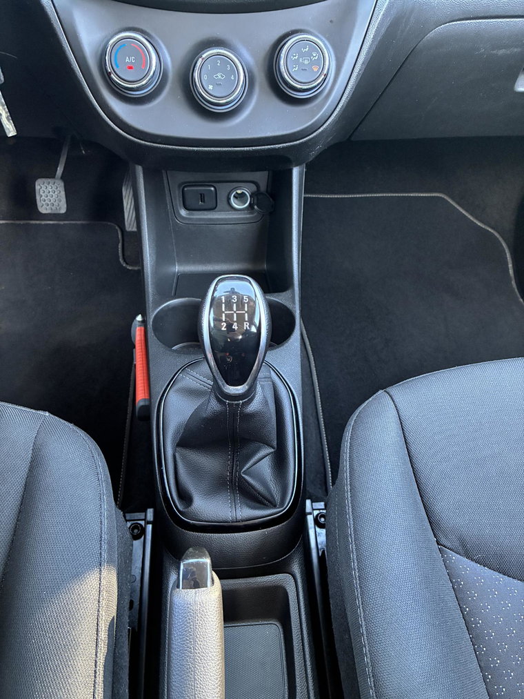 Vehicle Image 30