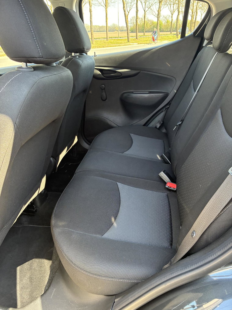Vehicle Image 38