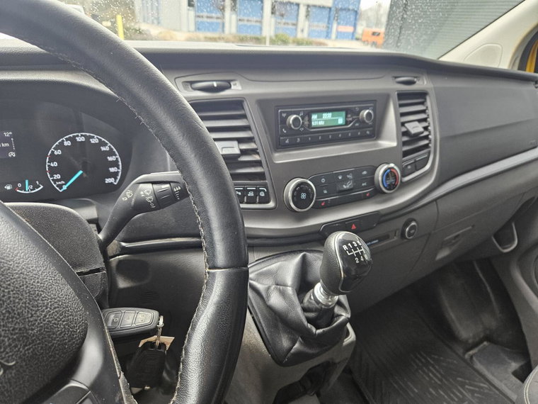 Vehicle Image 24