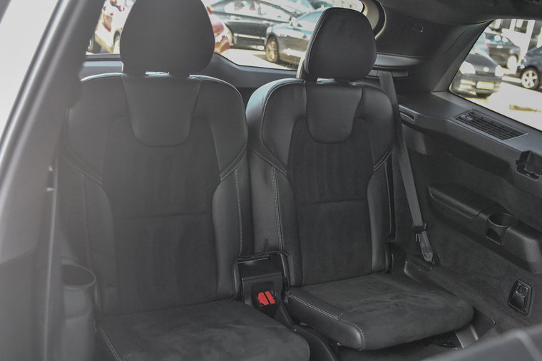 Vehicle Image 32