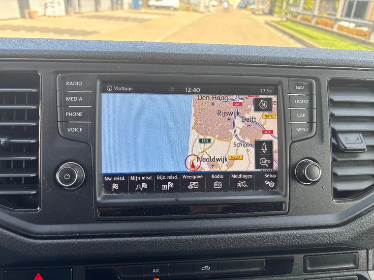 Vehicle Image 18