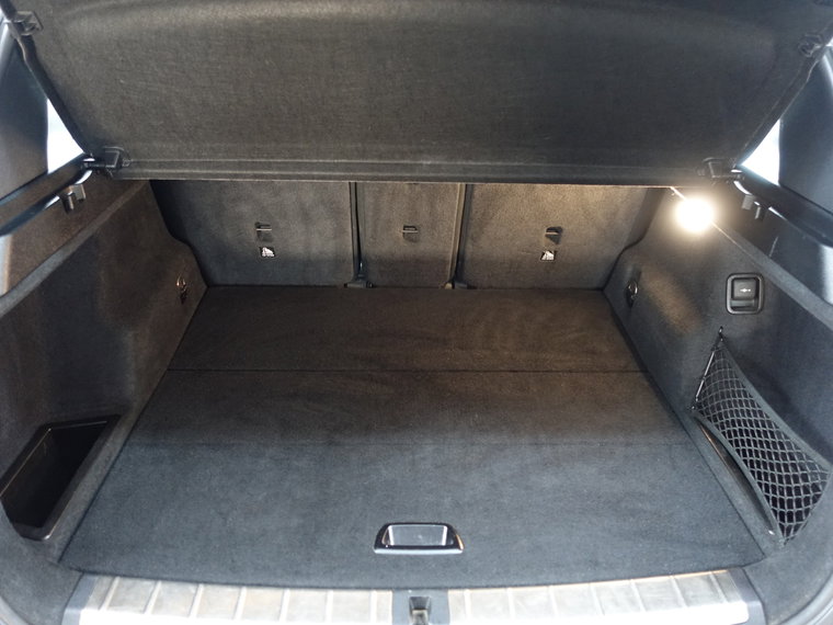 Vehicle Image 32