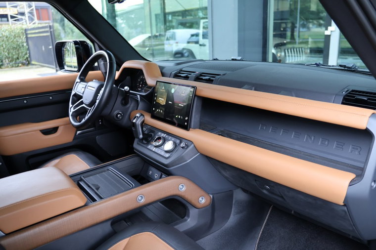 Vehicle Image 11