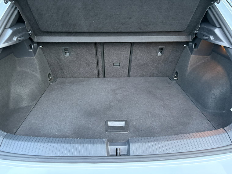 Vehicle Image 38