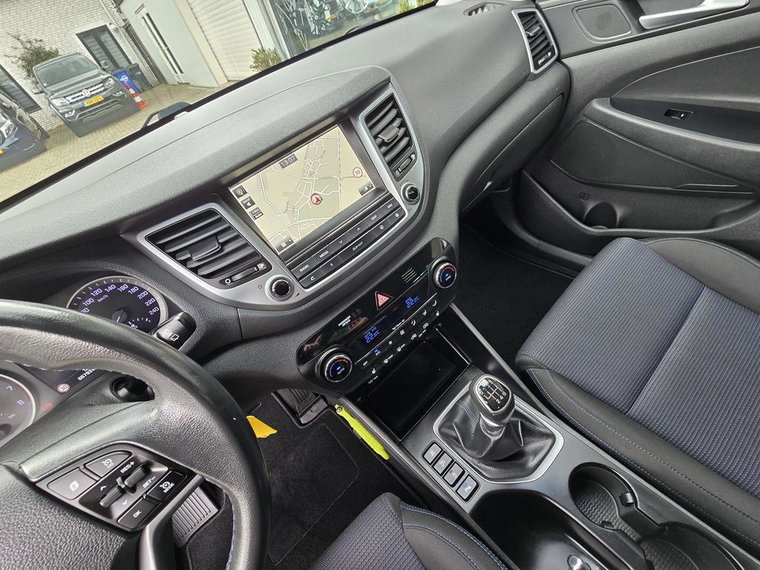 Vehicle Image 17