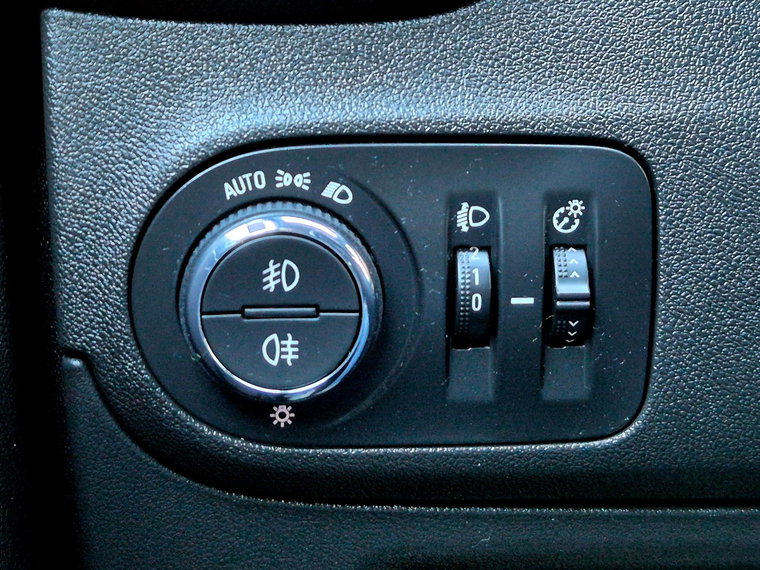 Vehicle Image 28