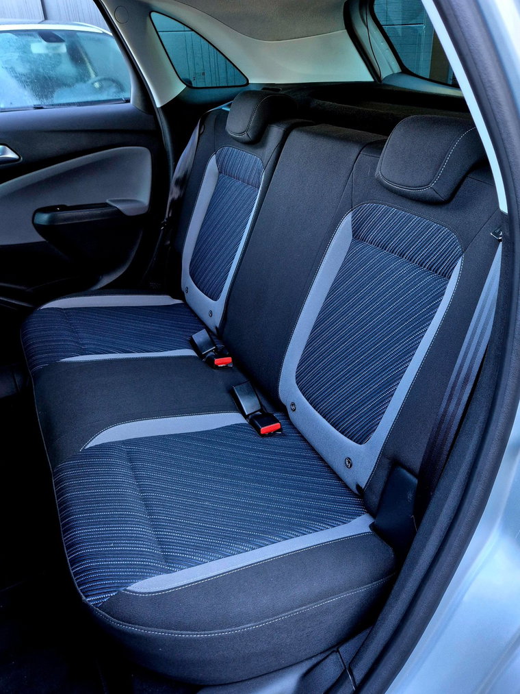 Vehicle Image 35