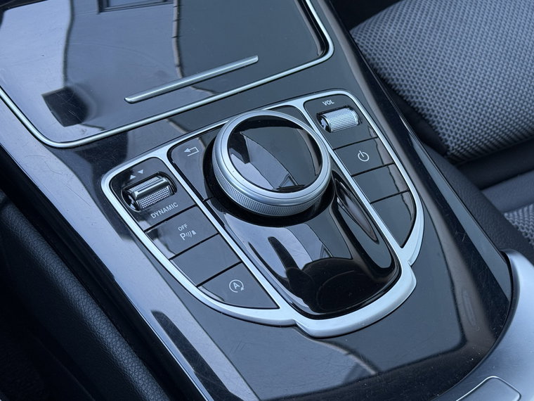 Vehicle Image 24