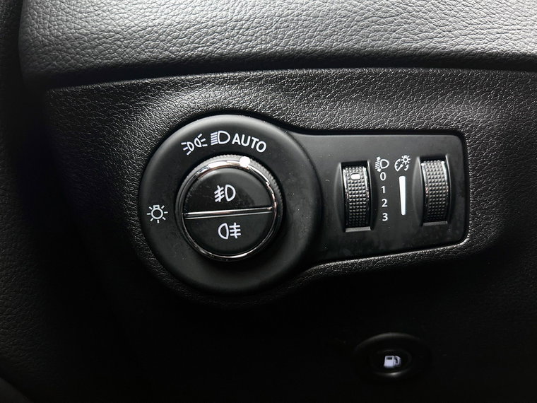 Vehicle Image 38