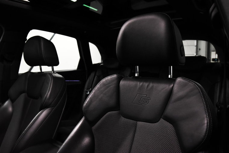 Vehicle Image 42