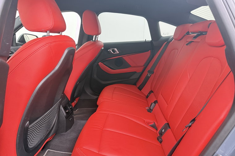 Vehicle Image 12