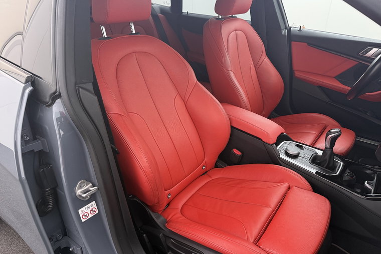 Vehicle Image 14